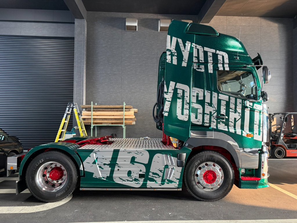 日野プロフィアトレーラーヘッド　車両看板　京都府八幡市